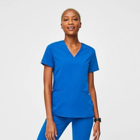 Figs Casma Three-Pocket Scrub Top | Size XXS - Picture 1 of 7